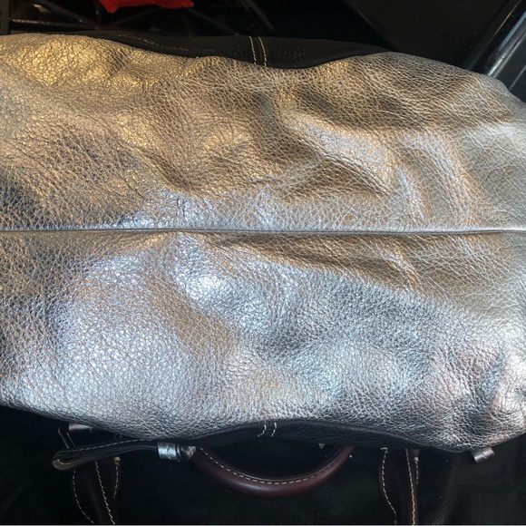 Stylish Black and Cream Leather Bag - Picture 3 of 6